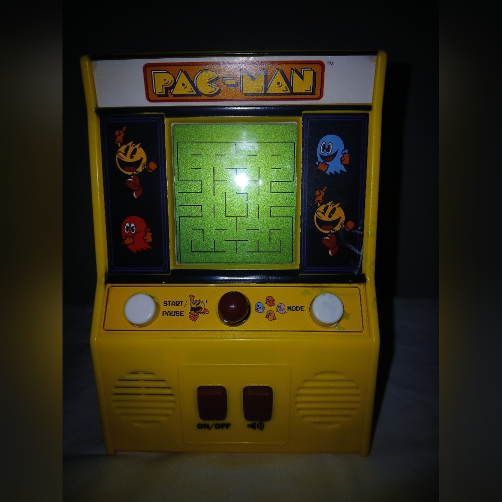 Pac-man Handheld Mini Arcade Retro Pacman Video Game Bandai Namco Toy
